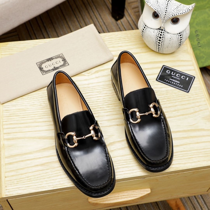 G*u*i leather shoes